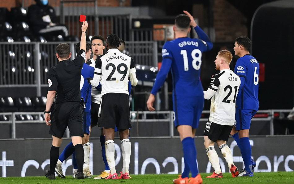 湖人进攻端配合流畅，失误率下降